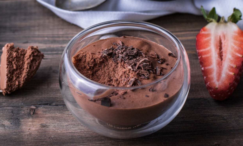 Mousse de chocolate meio amargo com café