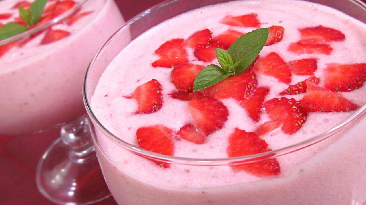 Mousse de morango com leite ninho apenas 3 ingredientes