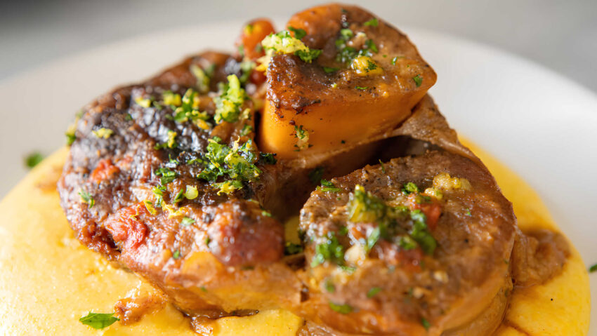 Osso Buco na Pressão com Purê de Mandioca