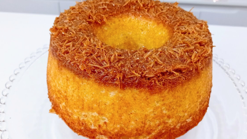 bolo de coco caramelizado super fácil e delicioso