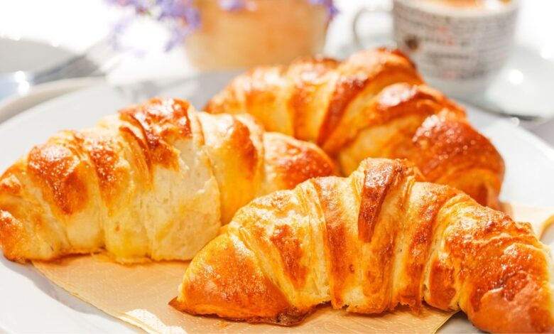 Croissants crocantes e deliciosos Aprenda a fazer em casa