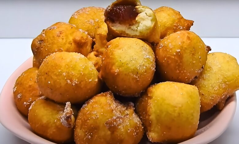 Bolinho de chuva com recheio de goiabada