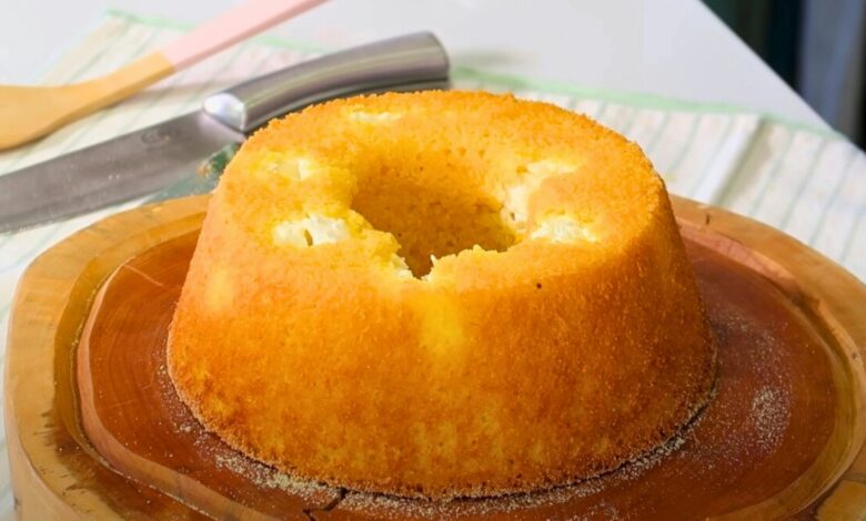 Bolo de milho com requeijão cremoso