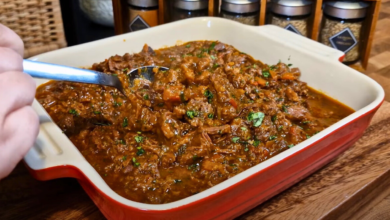 Carne de panela com molho de tomate